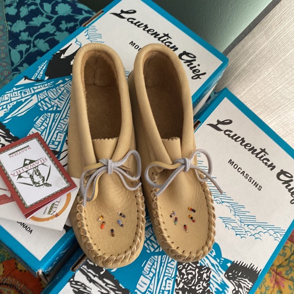 Authentic Little girls moccasins. Made in Canada. - Picture 2 of 3